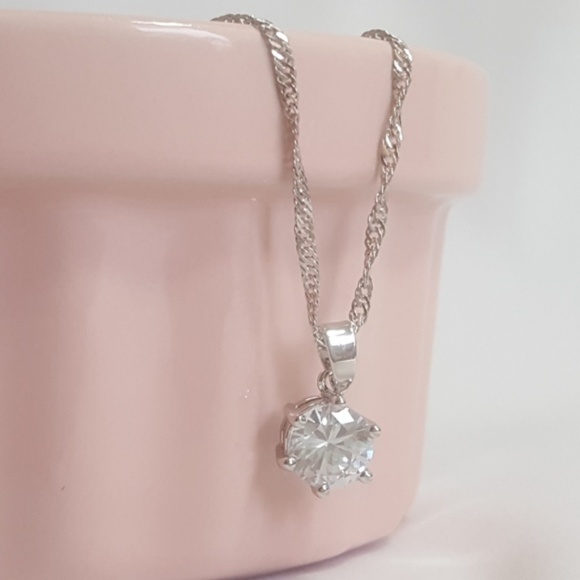 Jewelry - Classic Round Solitaire CZ Diamond Necklace